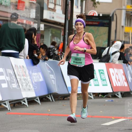21.09.2025 - PSD Bank Halbmarathon Strokosch-Dieckow http://msf.ph/oto/8948825 21.09.2025 12:48:39 Ziel 3830, 3834 meine-sportfotos.de