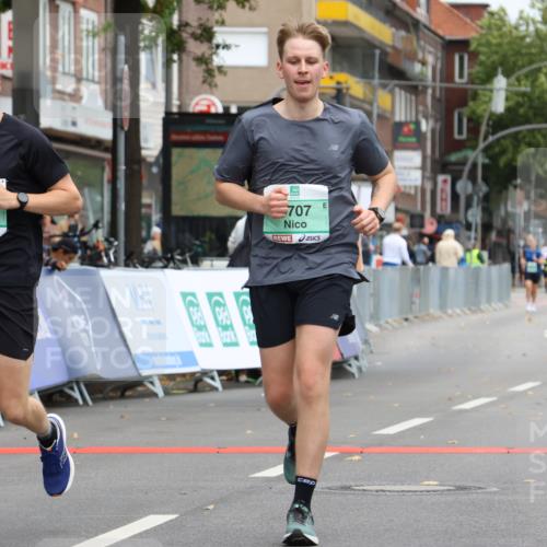 21.09.2025 - PSD Bank Halbmarathon Strokosch-Dieckow http://msf.ph/oto/8948838 21.09.2025 12:49:00 Ziel 3452, 3608, 3707 meine-sportfotos.de