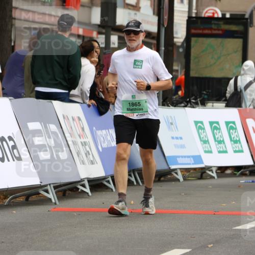 21.09.2025 - PSD Bank Halbmarathon Strokosch-Dieckow http://msf.ph/oto/8948879 21.09.2025 12:49:50 Ziel 1865, 3303, 3985, 3992 meine-sportfotos.de