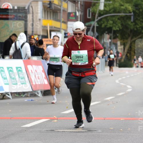 21.09.2025 - PSD Bank Halbmarathon Strokosch-Dieckow http://msf.ph/oto/8948894 21.09.2025 12:50:34 Ziel 1277, 3852 meine-sportfotos.de