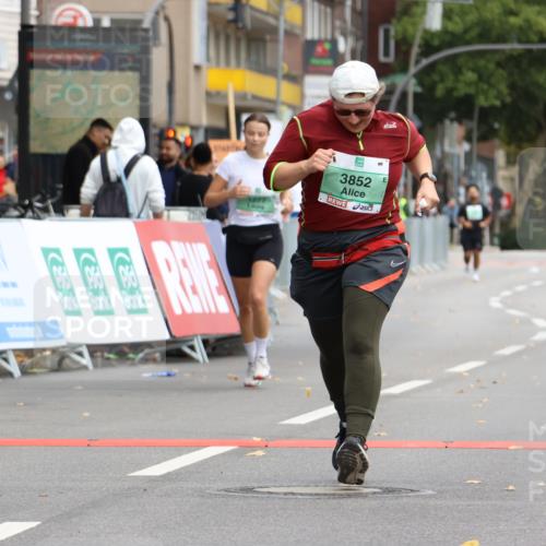 21.09.2025 - PSD Bank Halbmarathon Strokosch-Dieckow http://msf.ph/oto/8948896 21.09.2025 12:50:35 Ziel 1277, 3852 meine-sportfotos.de