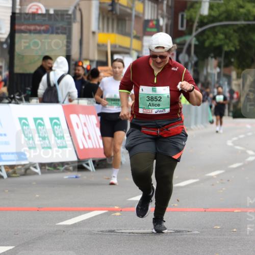 21.09.2025 - PSD Bank Halbmarathon Strokosch-Dieckow http://msf.ph/oto/8948899 21.09.2025 12:50:35 Ziel 1277, 3852 meine-sportfotos.de