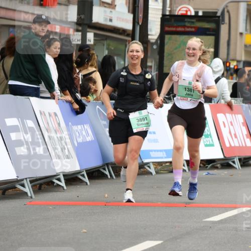 21.09.2025 - PSD Bank Halbmarathon Strokosch-Dieckow http://msf.ph/oto/8948936 21.09.2025 12:51:31 Ziel 1381, 3891 meine-sportfotos.de
