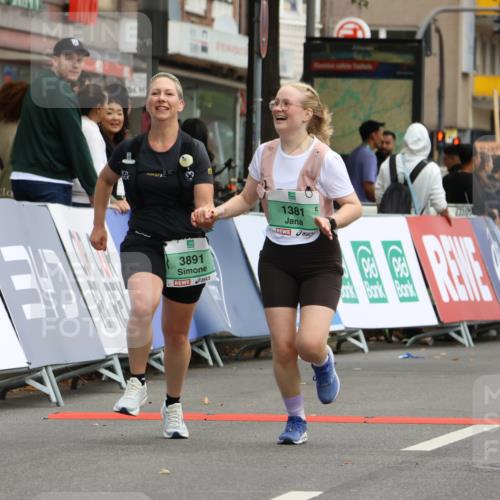 21.09.2025 - PSD Bank Halbmarathon Strokosch-Dieckow http://msf.ph/oto/8948940 21.09.2025 12:51:32 Ziel 1381, 3891 meine-sportfotos.de