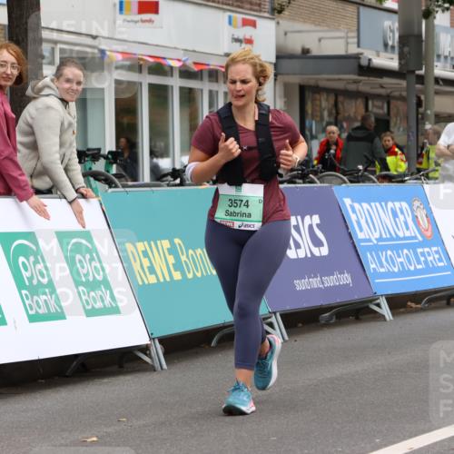 21.09.2025 - PSD Bank Halbmarathon Strokosch-Dieckow http://msf.ph/oto/8948970 21.09.2025 12:52:10 Ziel 3574, 3808 meine-sportfotos.de