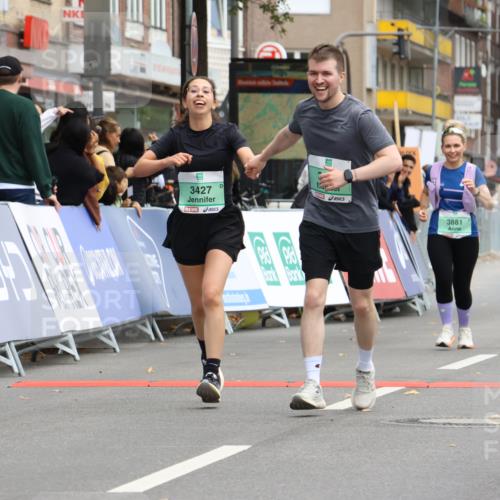 21.09.2025 - PSD Bank Halbmarathon Strokosch-Dieckow http://msf.ph/oto/8948986 21.09.2025 12:52:54 Ziel 3384, 3427, 3863, 3881 meine-sportfotos.de