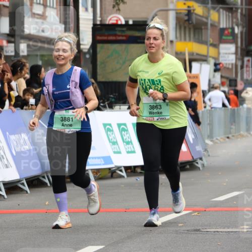 21.09.2025 - PSD Bank Halbmarathon Strokosch-Dieckow http://msf.ph/oto/8948994 21.09.2025 12:52:58 Ziel 3384, 3427, 3863, 3881 meine-sportfotos.de