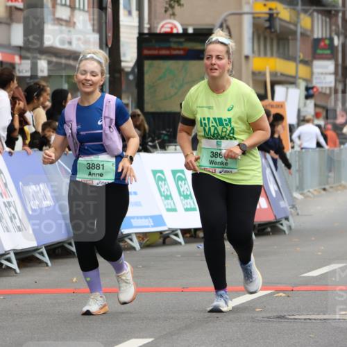 21.09.2025 - PSD Bank Halbmarathon Strokosch-Dieckow http://msf.ph/oto/8948995 21.09.2025 12:52:58 Ziel 3384, 3427, 3863, 3881 meine-sportfotos.de