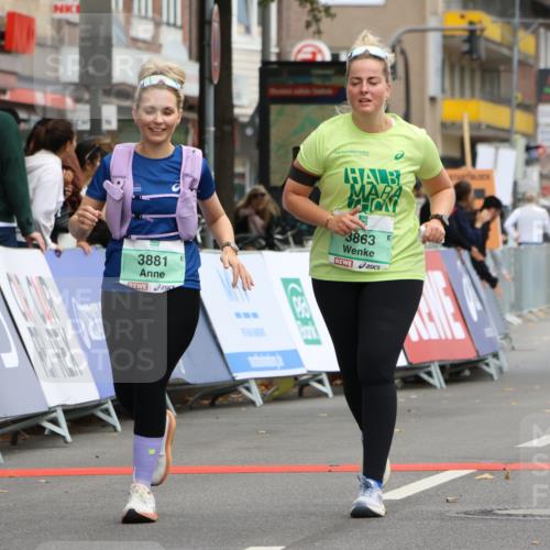 21.09.2025 - PSD Bank Halbmarathon Strokosch-Dieckow http://msf.ph/oto/8948999 21.09.2025 12:52:59 Ziel 3384, 3427, 3863, 3881 meine-sportfotos.de