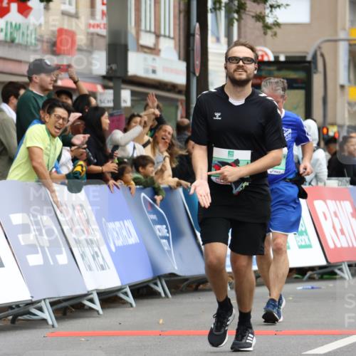 21.09.2025 - PSD Bank Halbmarathon Strokosch-Dieckow http://msf.ph/oto/8949034 21.09.2025 12:54:22 Ziel 1274, 1748, 3341, 3764, 3804, 3805 meine-sportfotos.de