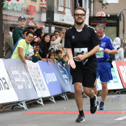 21.09.2025 - PSD Bank Halbmarathon Strokosch-Dieckow http://msf.ph/oto/8949038 21.09.2025 12:54:23 Ziel 1274, 3341, 3764, 3804, 3805 meine-sportfotos.de