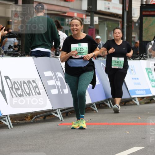 21.09.2025 - PSD Bank Halbmarathon Strokosch-Dieckow http://msf.ph/oto/8949051 21.09.2025 12:55:04 Ziel 1422, 1423, 1424, 1425 meine-sportfotos.de