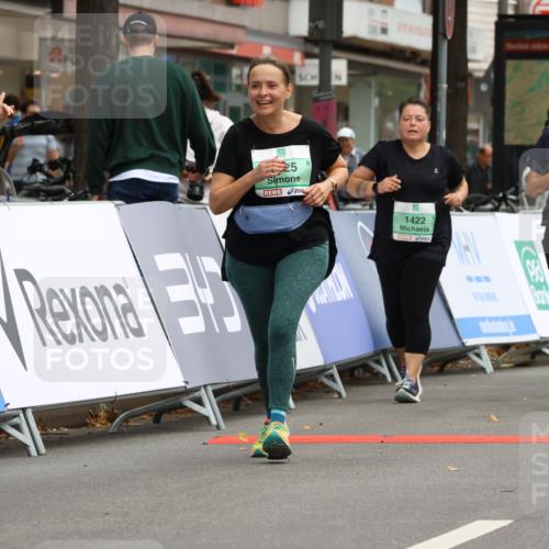 21.09.2025 - PSD Bank Halbmarathon Strokosch-Dieckow http://msf.ph/oto/8949052 21.09.2025 12:55:04 Ziel 1422, 1423, 1424, 1425 meine-sportfotos.de
