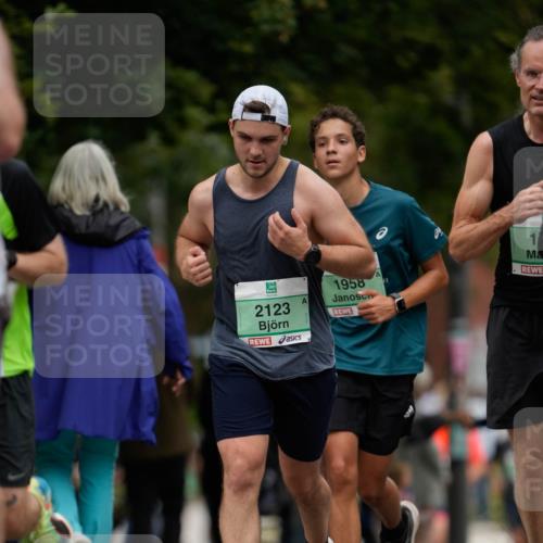 21.09.2025 - PSD Bank Halbmarathon Patografie http://msf.ph/oto/8949110 21.09.2025 10:06:10 Laufen 2123, 1958, 1 meine-sportfotos.de