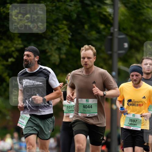 21.09.2025 - PSD Bank Halbmarathon Patografie http://msf.ph/oto/8949371 21.09.2025 10:20:35 Laufen 3964, 1075, 4044, 2697 meine-sportfotos.de