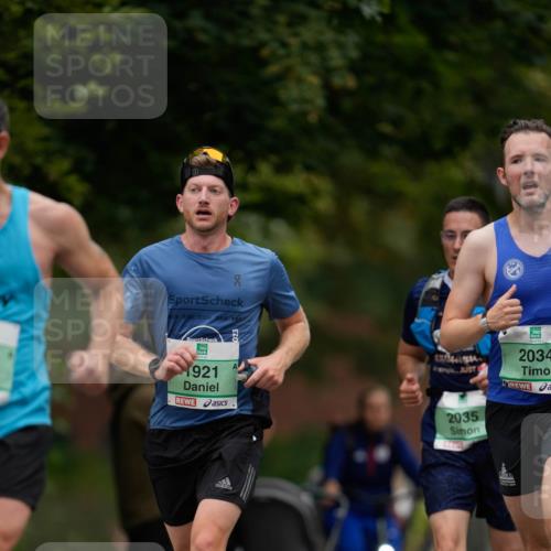 21.09.2025 - PSD Bank Halbmarathon Patografie http://msf.ph/oto/8949764 21.09.2025 10:00:47 Laufen 1921, 2035, 2034 meine-sportfotos.de