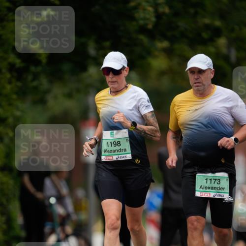 21.09.2025 - PSD Bank Halbmarathon Patografie http://msf.ph/oto/8950006 21.09.2025 10:29:11 Laufen 1198, 1173 meine-sportfotos.de