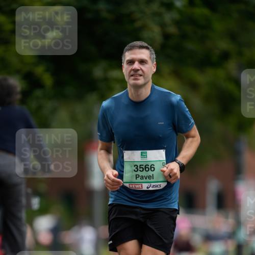 21.09.2025 - PSD Bank Halbmarathon Patografie http://msf.ph/oto/8950483 21.09.2025 10:56:05 Laufen 3566 meine-sportfotos.de