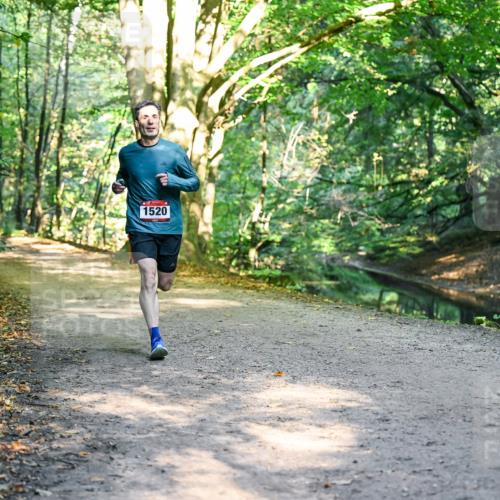 28.09.2025 - 33. Volkslauf durch das schöne Alstertal Dr. Thomas Lammeyer http://msf.ph/oto/8950760 28.09.2025 10:14:40 Laufen 1520 meine-sportfotos.de