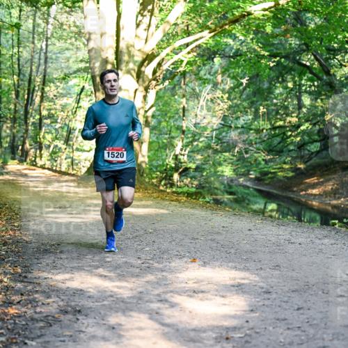 28.09.2025 - 33. Volkslauf durch das schöne Alstertal Dr. Thomas Lammeyer http://msf.ph/oto/8950761 28.09.2025 10:14:40 Laufen 1520 meine-sportfotos.de