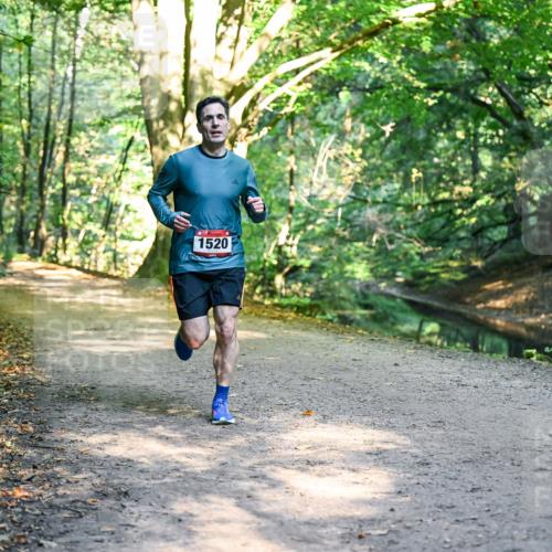 28.09.2025 - 33. Volkslauf durch das schöne Alstertal Dr. Thomas Lammeyer http://msf.ph/oto/8950763 28.09.2025 10:14:40 Laufen 1520 meine-sportfotos.de