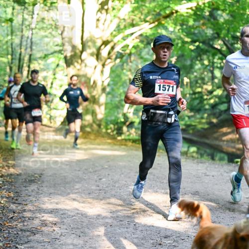 28.09.2025 - 33. Volkslauf durch das schöne Alstertal Dr. Thomas Lammeyer http://msf.ph/oto/8950913 28.09.2025 10:15:41 Laufen 1571, 1859 meine-sportfotos.de