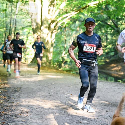 28.09.2025 - 33. Volkslauf durch das schöne Alstertal Dr. Thomas Lammeyer http://msf.ph/oto/8950914 28.09.2025 10:15:41 Laufen 1571, 5, 2, 1859 meine-sportfotos.de