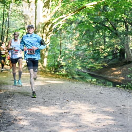 28.09.2025 - 33. Volkslauf durch das schöne Alstertal Dr. Thomas Lammeyer http://msf.ph/oto/8951159 28.09.2025 10:16:56 Laufen 1977, 1574, 1575 meine-sportfotos.de