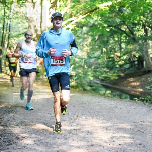 28.09.2025 - 33. Volkslauf durch das schöne Alstertal Dr. Thomas Lammeyer http://msf.ph/oto/8951166 28.09.2025 10:16:57 Laufen 1574, 1575 meine-sportfotos.de