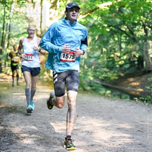 28.09.2025 - 33. Volkslauf durch das schöne Alstertal Dr. Thomas Lammeyer http://msf.ph/oto/8951168 28.09.2025 10:16:57 Laufen 1574, 1575 meine-sportfotos.de