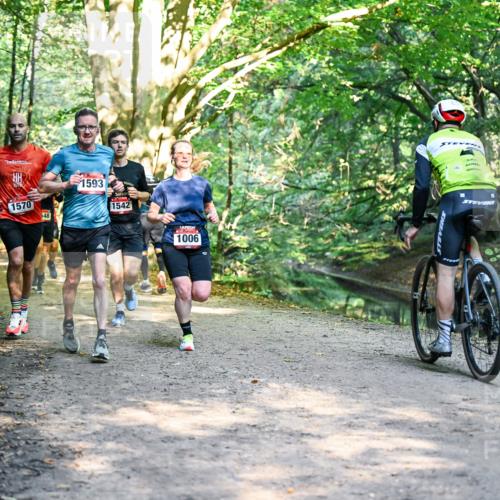 28.09.2025 - 33. Volkslauf durch das schöne Alstertal Dr. Thomas Lammeyer http://msf.ph/oto/8951234 28.09.2025 10:17:09 Laufen 1570, 48, 1593, 1542, 1006 meine-sportfotos.de