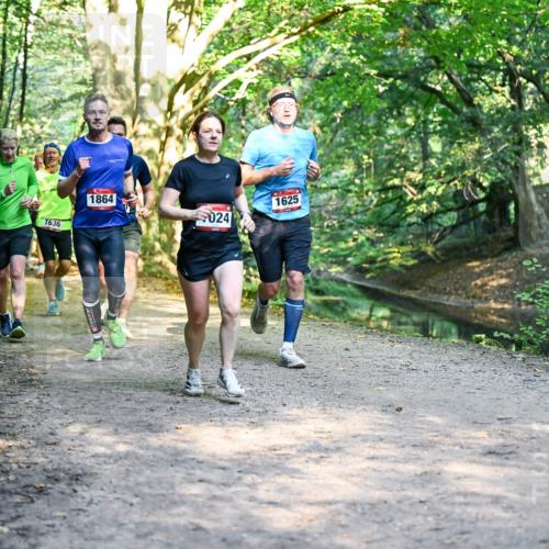 28.09.2025 - 33. Volkslauf durch das schöne Alstertal Dr. Thomas Lammeyer http://msf.ph/oto/8951605 28.09.2025 10:18:42 Laufen 1629, 1636, 1864, 1625, 024 meine-sportfotos.de