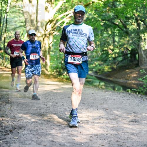 28.09.2025 - 33. Volkslauf durch das schöne Alstertal Dr. Thomas Lammeyer http://msf.ph/oto/8951726 28.09.2025 10:19:06 Laufen 161, 1677, 1656 meine-sportfotos.de