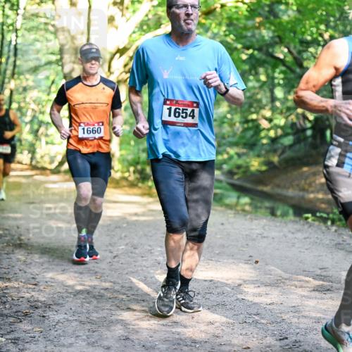 28.09.2025 - 33. Volkslauf durch das schöne Alstertal Dr. Thomas Lammeyer http://msf.ph/oto/8951827 28.09.2025 10:19:24 Laufen 1660, 1654, 1045, 1686 meine-sportfotos.de