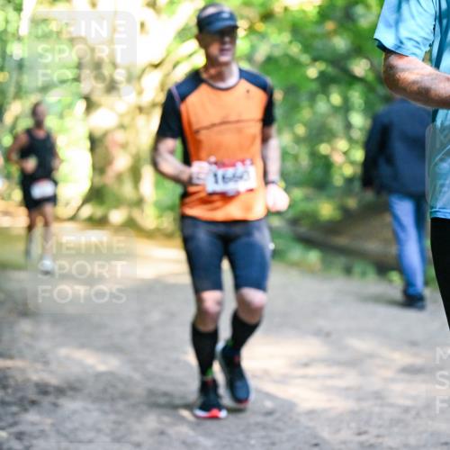 28.09.2025 - 33. Volkslauf durch das schöne Alstertal Dr. Thomas Lammeyer http://msf.ph/oto/8951835 28.09.2025 10:19:25 Laufen 1660, 654 meine-sportfotos.de