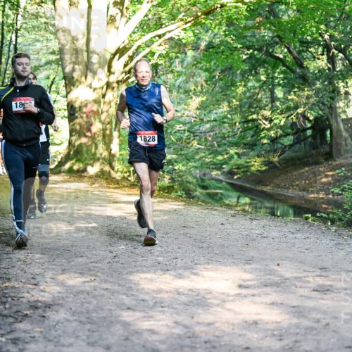 28.09.2025 - 33. Volkslauf durch das schöne Alstertal Dr. Thomas Lammeyer http://msf.ph/oto/8951986 28.09.2025 10:19:52 Laufen 18, 1050, 1828 meine-sportfotos.de