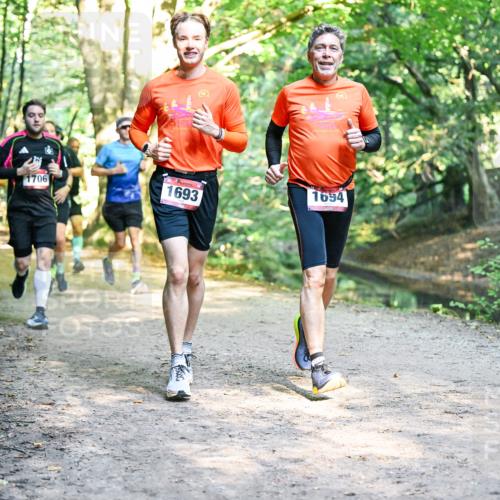28.09.2025 - 33. Volkslauf durch das schöne Alstertal Dr. Thomas Lammeyer http://msf.ph/oto/8952062 28.09.2025 10:20:04 Laufen 1706, 1693, 1694 meine-sportfotos.de