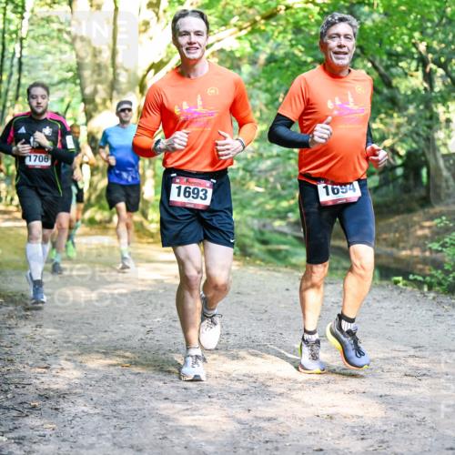 28.09.2025 - 33. Volkslauf durch das schöne Alstertal Dr. Thomas Lammeyer http://msf.ph/oto/8952064 28.09.2025 10:20:04 Laufen 1706, 1693, 1694 meine-sportfotos.de
