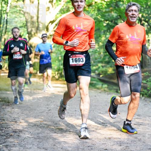 28.09.2025 - 33. Volkslauf durch das schöne Alstertal Dr. Thomas Lammeyer http://msf.ph/oto/8952066 28.09.2025 10:20:05 Laufen 1706, 1693, 1694 meine-sportfotos.de