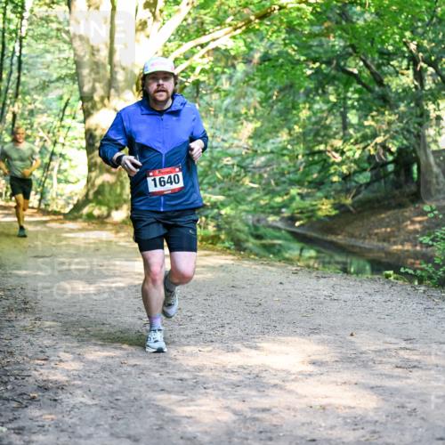 28.09.2025 - 33. Volkslauf durch das schöne Alstertal Dr. Thomas Lammeyer http://msf.ph/oto/8952100 28.09.2025 10:20:11 Laufen 17, 1640 meine-sportfotos.de