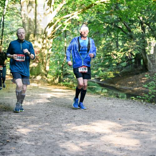 28.09.2025 - 33. Volkslauf durch das schöne Alstertal Dr. Thomas Lammeyer http://msf.ph/oto/8952277 28.09.2025 10:20:55 Laufen 1697, 1056, 1688, 1770 meine-sportfotos.de