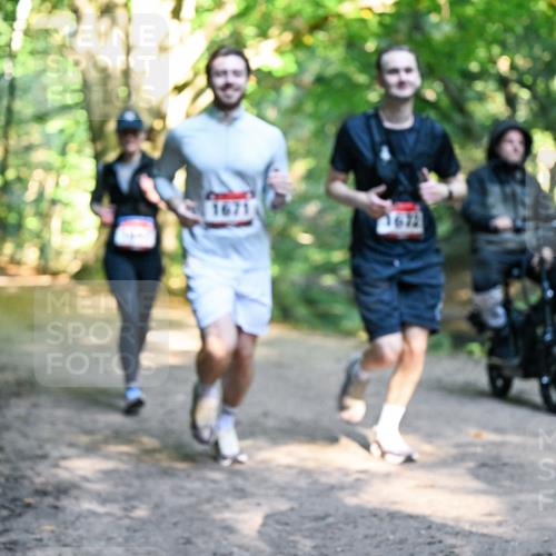 28.09.2025 - 33. Volkslauf durch das schöne Alstertal Dr. Thomas Lammeyer http://msf.ph/oto/8952313 28.09.2025 10:21:01 Laufen 1672 meine-sportfotos.de
