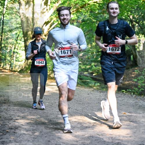 28.09.2025 - 33. Volkslauf durch das schöne Alstertal Dr. Thomas Lammeyer http://msf.ph/oto/8952314 28.09.2025 10:21:02 Laufen 1042, 1671, 1672 meine-sportfotos.de