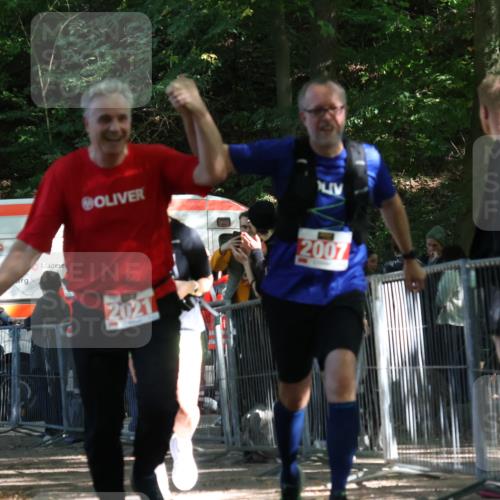 28.09.2025 - 33. Volkslauf durch das schöne Alstertal Strokosch-Dieckow http://msf.ph/oto/8957050 28.09.2025 13:00:49 Ziel 2007, 2021, 2106 meine-sportfotos.de