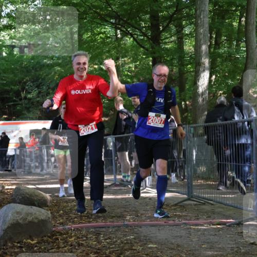 28.09.2025 - 33. Volkslauf durch das schöne Alstertal Strokosch-Dieckow http://msf.ph/oto/8957057 28.09.2025 13:00:50 Ziel 2007, 2021, 2106 meine-sportfotos.de