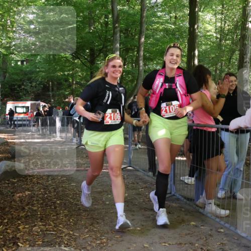 28.09.2025 - 33. Volkslauf durch das schöne Alstertal Strokosch-Dieckow http://msf.ph/oto/8957642 28.09.2025 13:03:37 Ziel 2105 meine-sportfotos.de