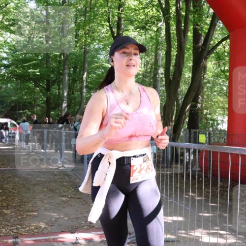 28.09.2025 - 33. Volkslauf durch das schöne Alstertal Strokosch-Dieckow http://msf.ph/oto/8958233 28.09.2025 13:10:39 Ziel  meine-sportfotos.de