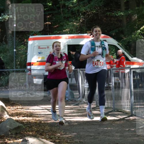 28.09.2025 - 33. Volkslauf durch das schöne Alstertal Strokosch-Dieckow http://msf.ph/oto/8958359 28.09.2025 13:17:22 Ziel 2164, 2409 meine-sportfotos.de