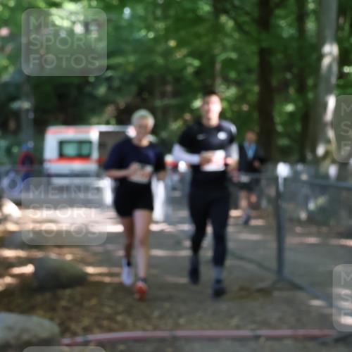 28.09.2025 - 33. Volkslauf durch das schöne Alstertal Strokosch-Dieckow http://msf.ph/oto/8958546 28.09.2025 13:20:51 Ziel 2473, 2474 meine-sportfotos.de