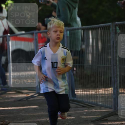 28.09.2025 - 33. Volkslauf durch das schöne Alstertal Strokosch-Dieckow http://msf.ph/oto/8958868 28.09.2025 10:42:25 Ziel  meine-sportfotos.de